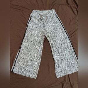 Coco Bianco Black and White Patterned Wide-Leg Pants. Large